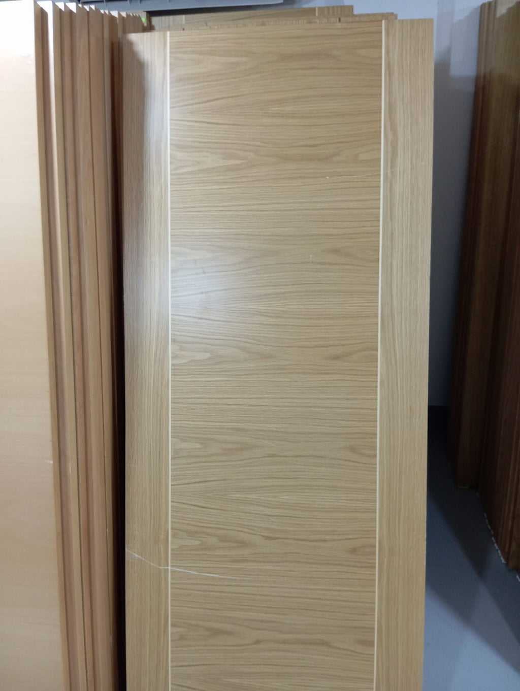 Puerta Enchapada y Aglomerada de Roble - 90 centimetros con marcos y jambas  RD$ 12,000.00